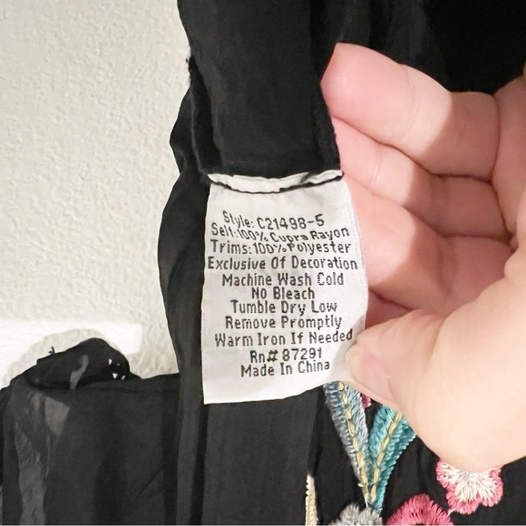 JOHNNY WAS GEORGETTA LONG TUNIC WITH FLORAL EMBROIDERY BOAT NECKLINE Black Large - Picture 5 of 7